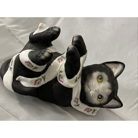 1980s VTG Mann Playful Black Kitten Cat Playing with ribbon Music Box Rotating - Picture 5 of 6